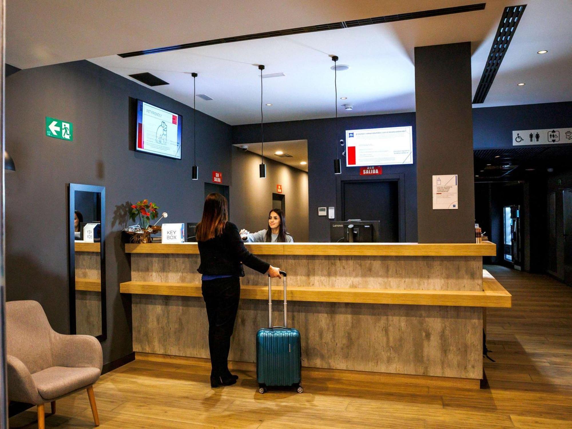 Ibis Budget Logrono Centro Exterior photo